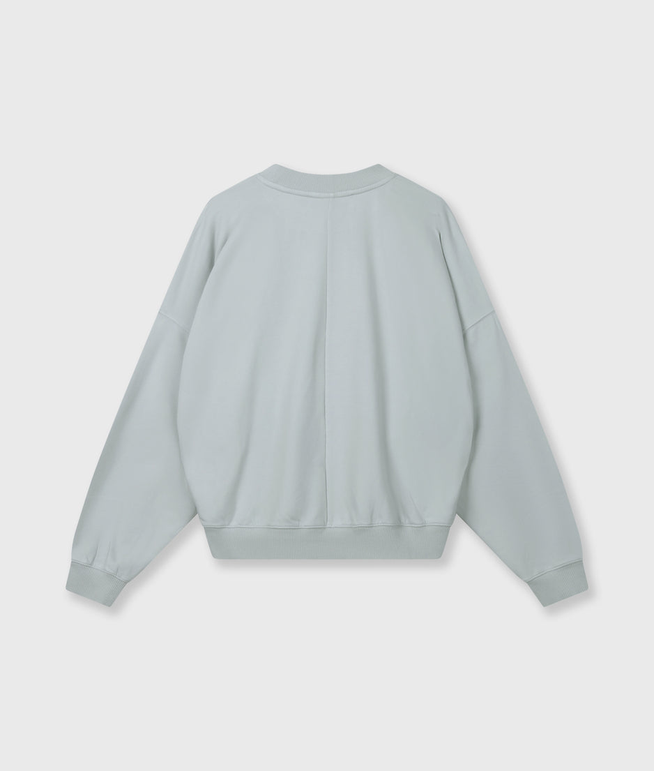sweater pleat | clean blue