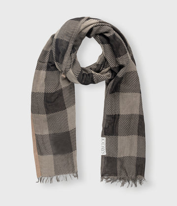 scarf check | black