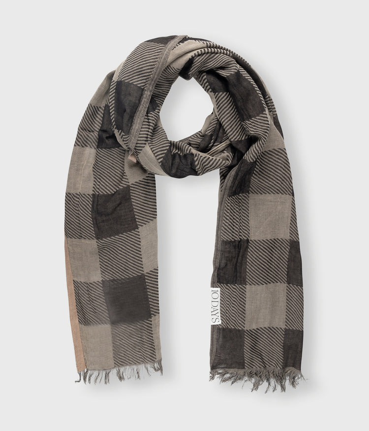 scarf check | black