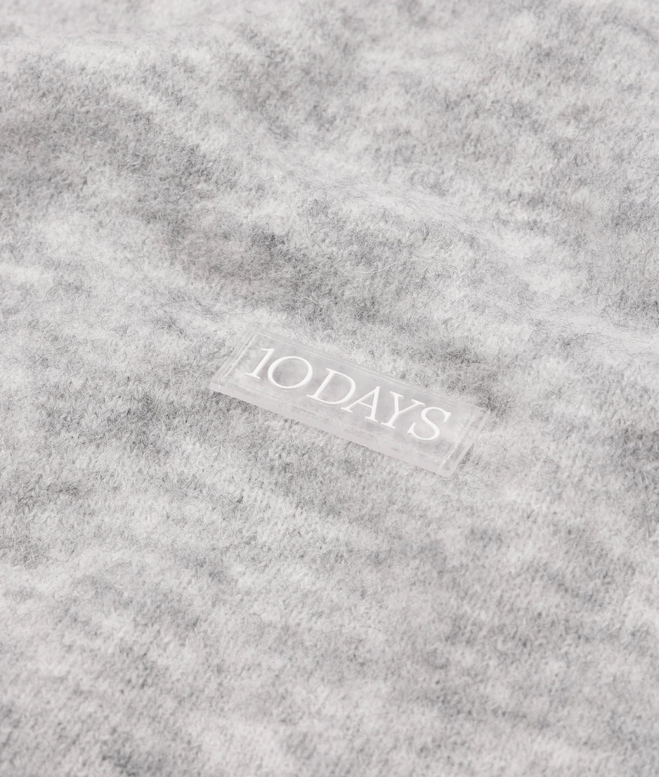 soft hairy knit scarf | light grey melee