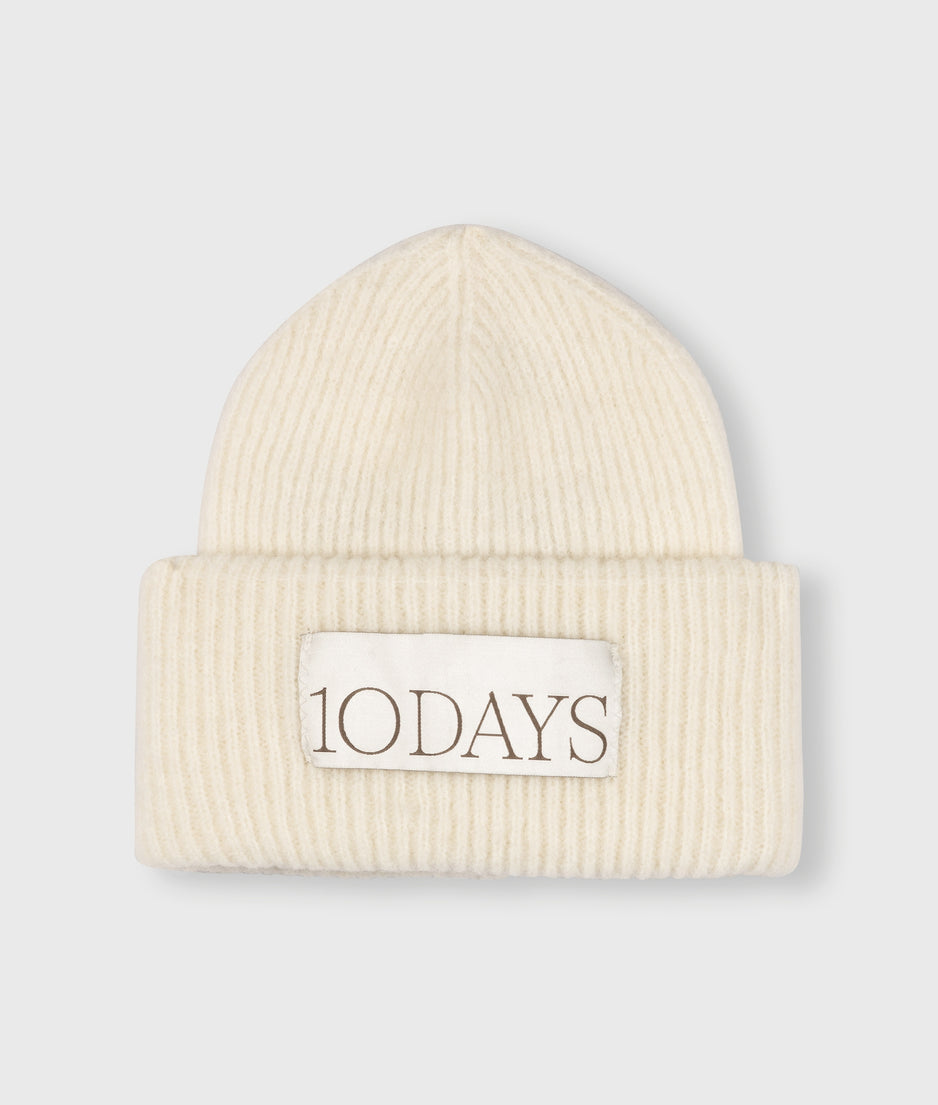 soft knit beanie | ecru