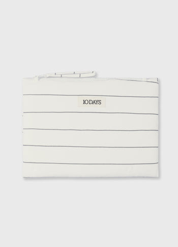 first class clutch medium | ecru