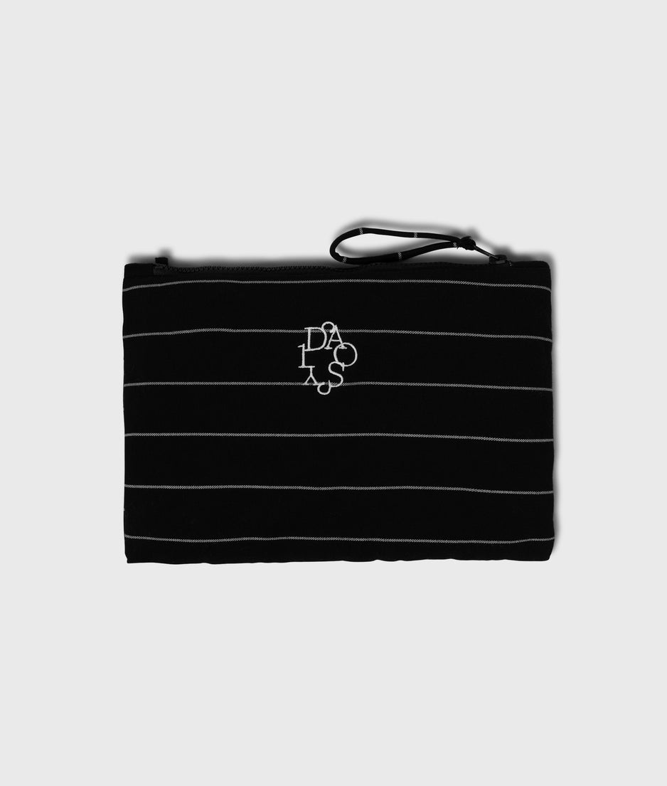 first class clutch medium | black