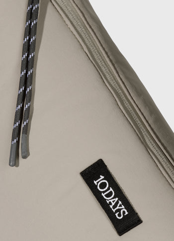 easy travel shoulder bag | fog