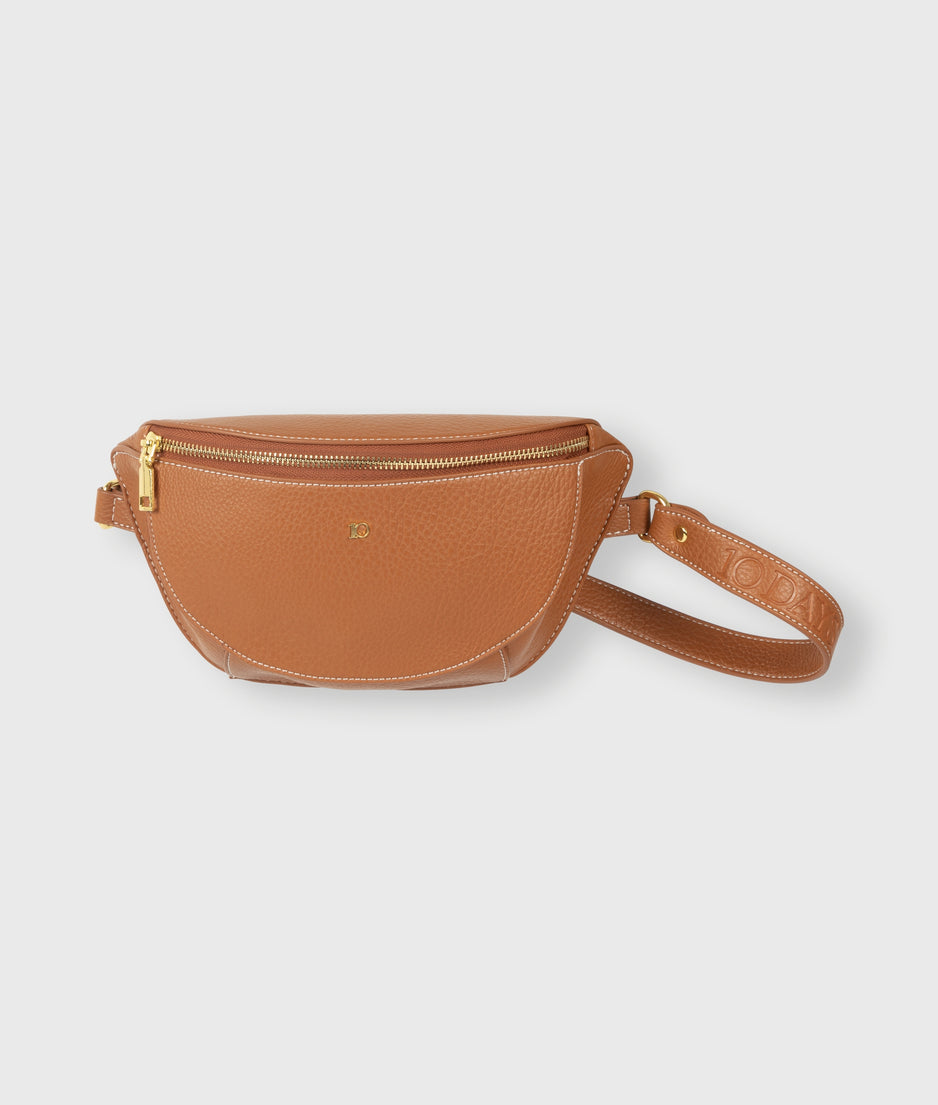 bumbag fringe | saddle brown