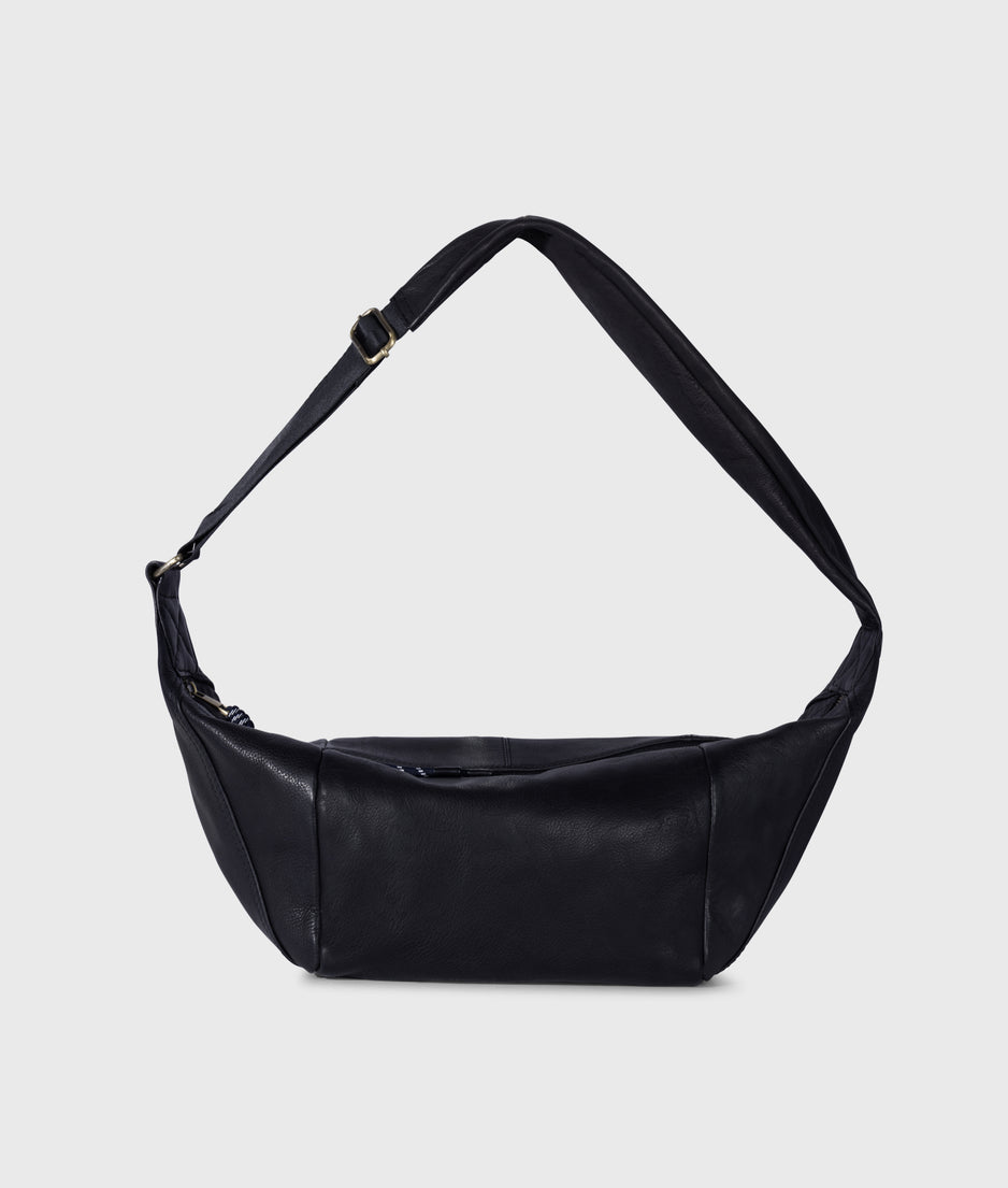 leren banana bag | black