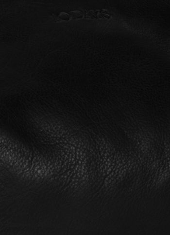 leren banana bag | black