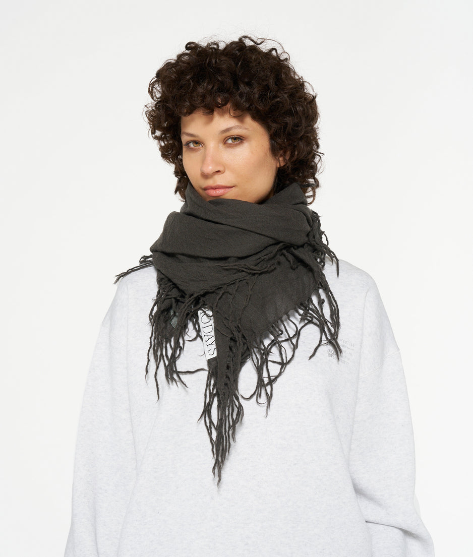 wool scarf | oil grey