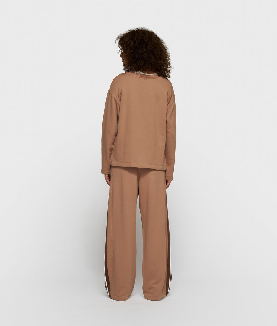 clean sweater logo | fudge