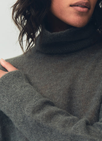 turtleneck sweater knit | grey raven