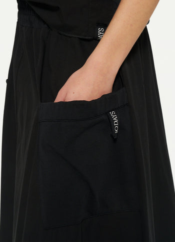 A-line maxi skirt | black