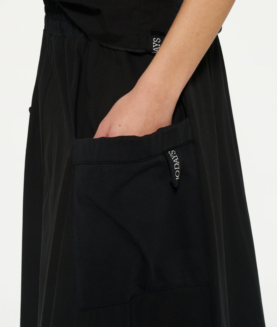 A-line maxi skirt | black