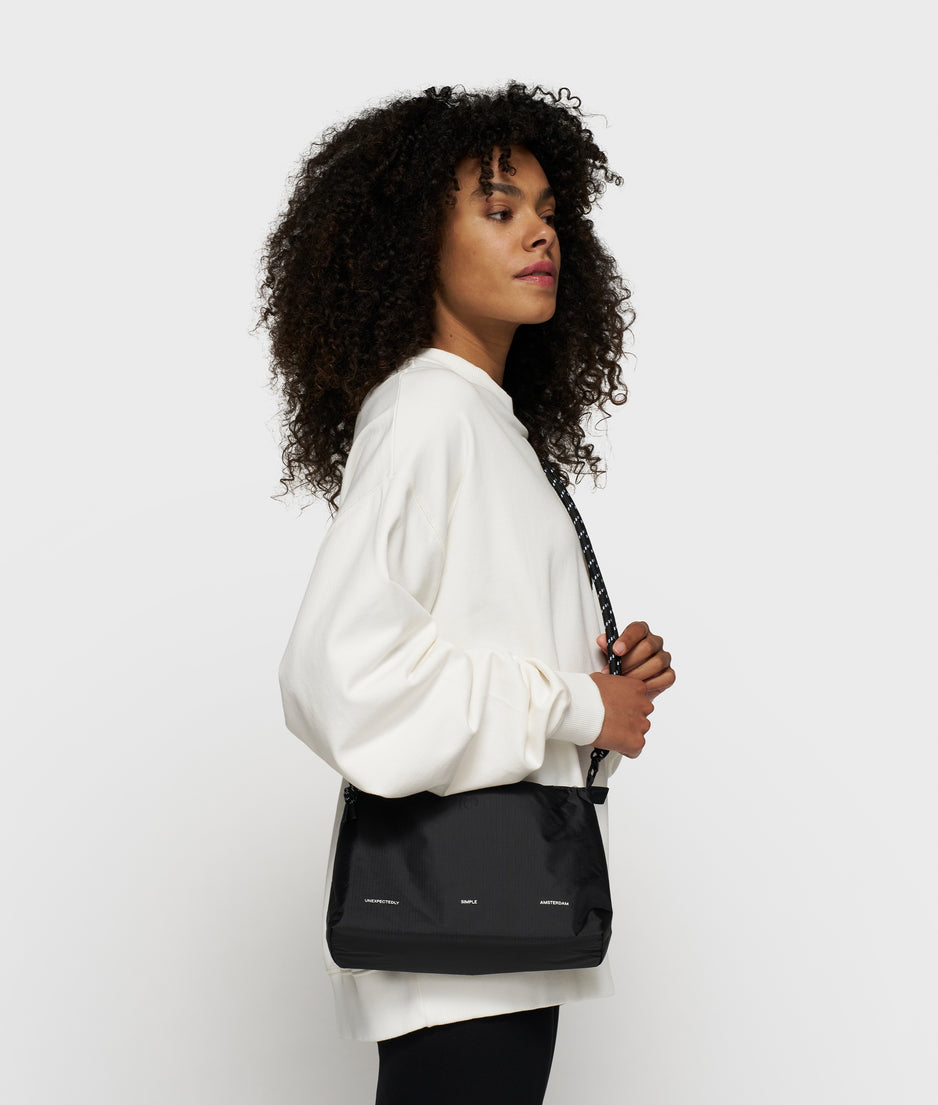 padded mini pouch | black