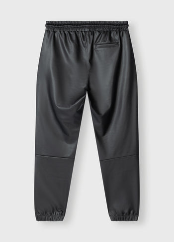 THE LEATHERLOOK CROPPED JOGGER | black