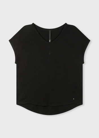 THE V-NECK TEE | black