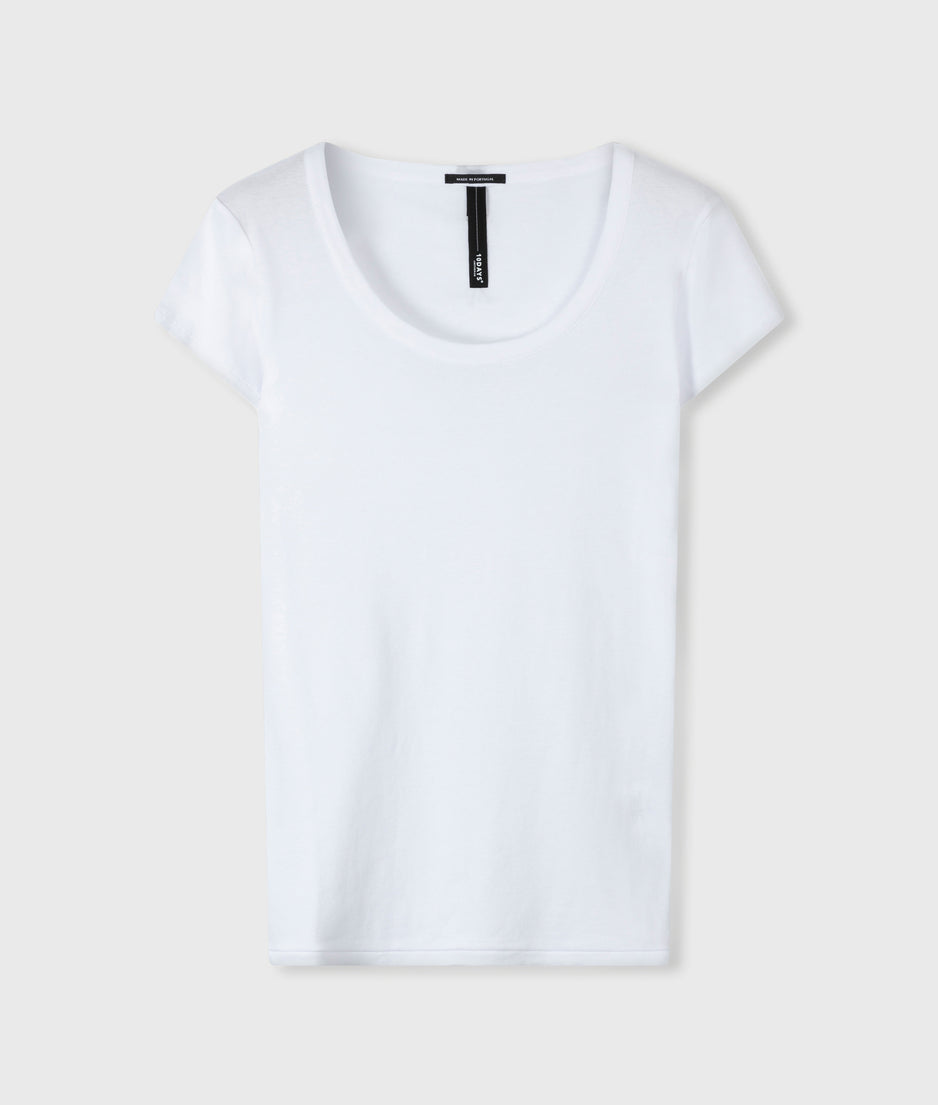 THE SLIM FIT TEE | white