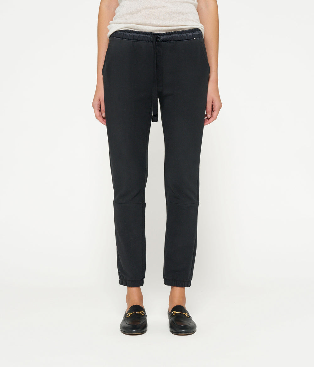 THE CROPPED JOGGER | black