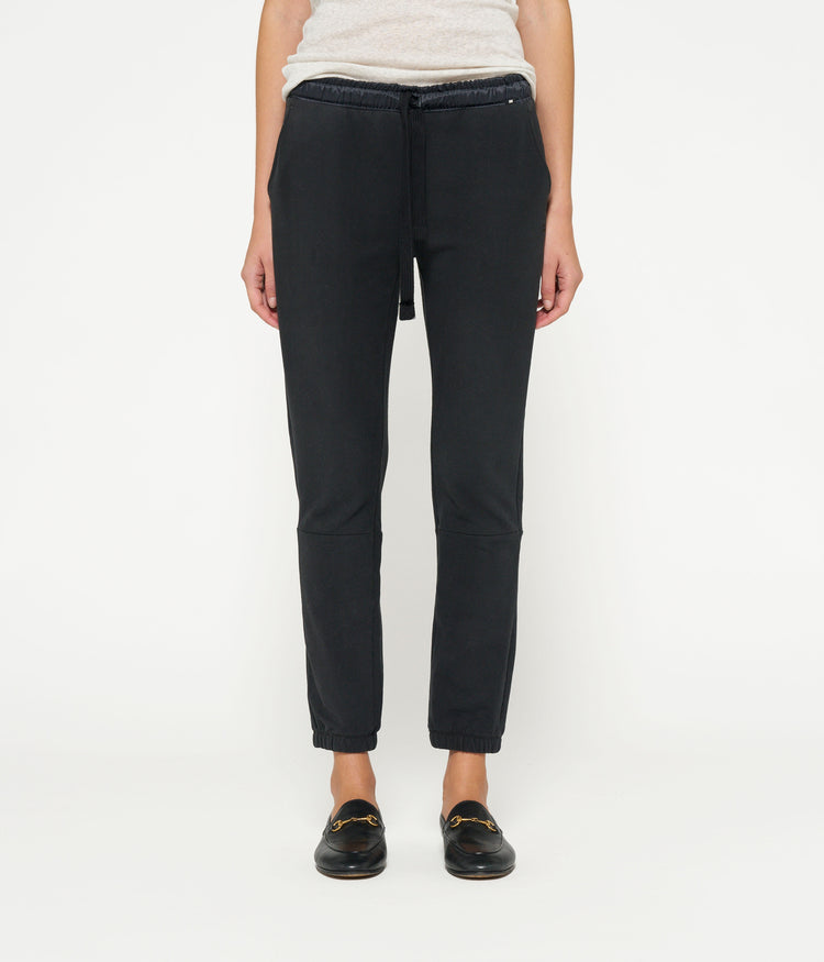 THE CROPPED JOGGER | black