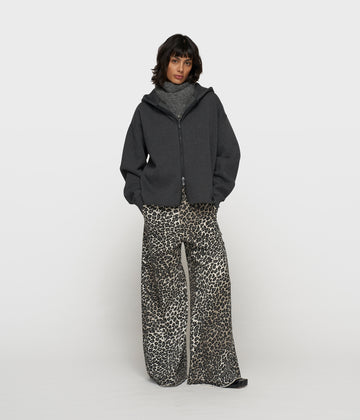 wide leg jogger leopard | soft white melee