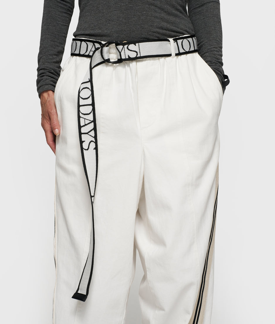 logo belt | white
