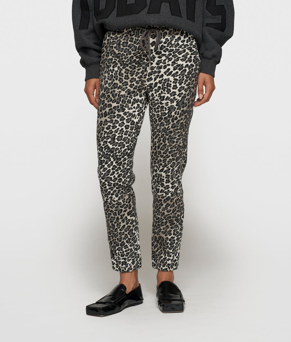 cropped jogger leopard | soft white melee