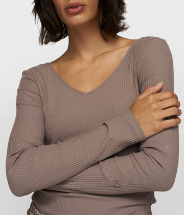 v-neck long sleeve top | moonrock