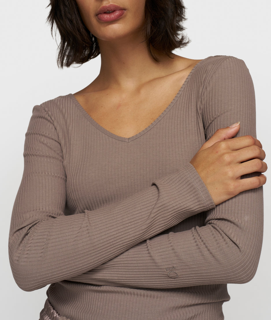 v-neck long sleeve top | moonrock