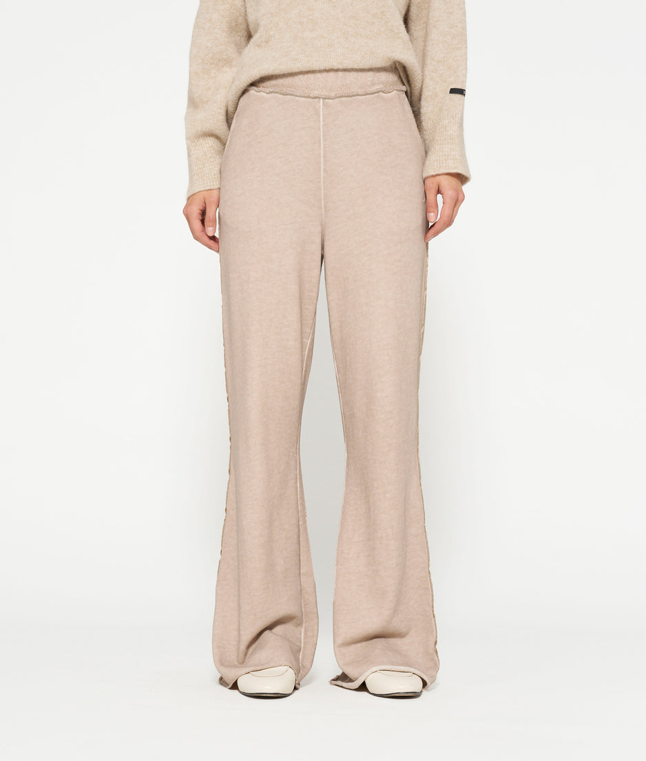 belted jogger | sepia sand