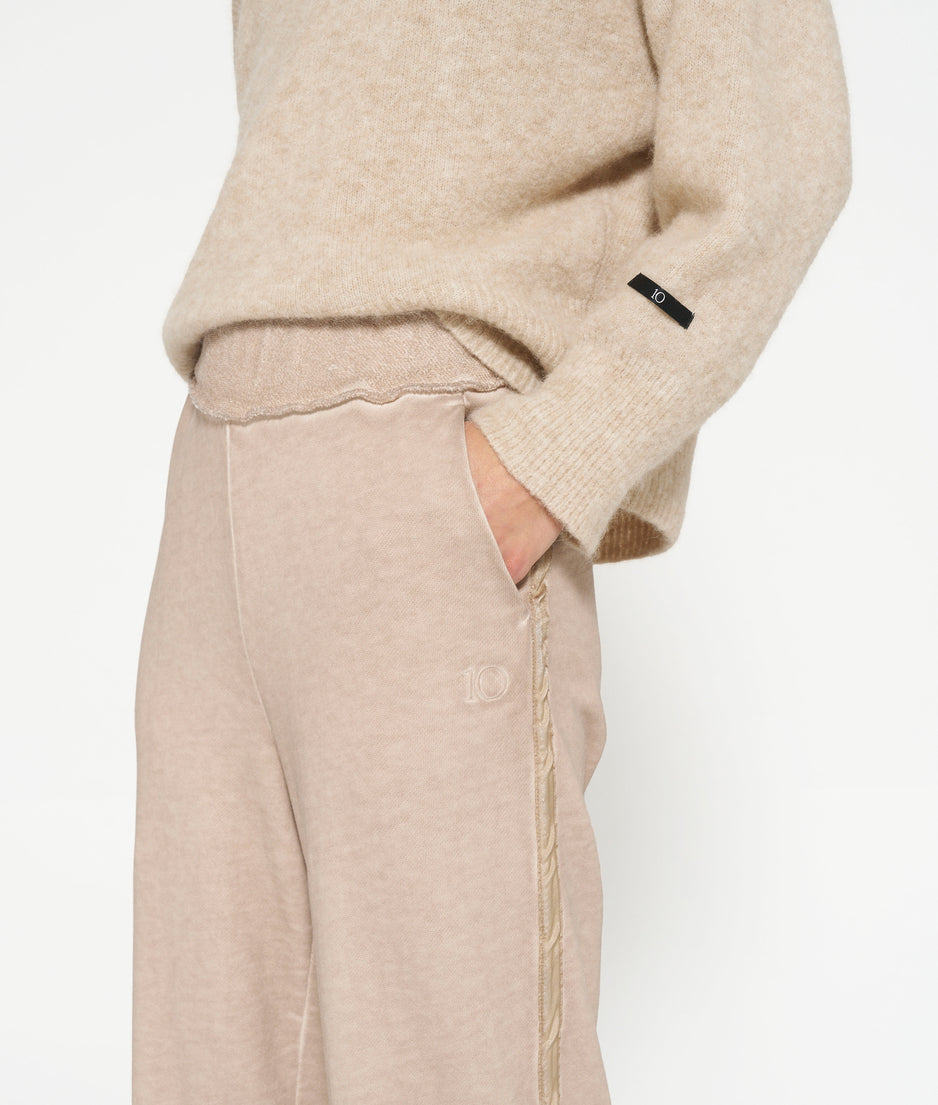 belted jogger | sepia sand