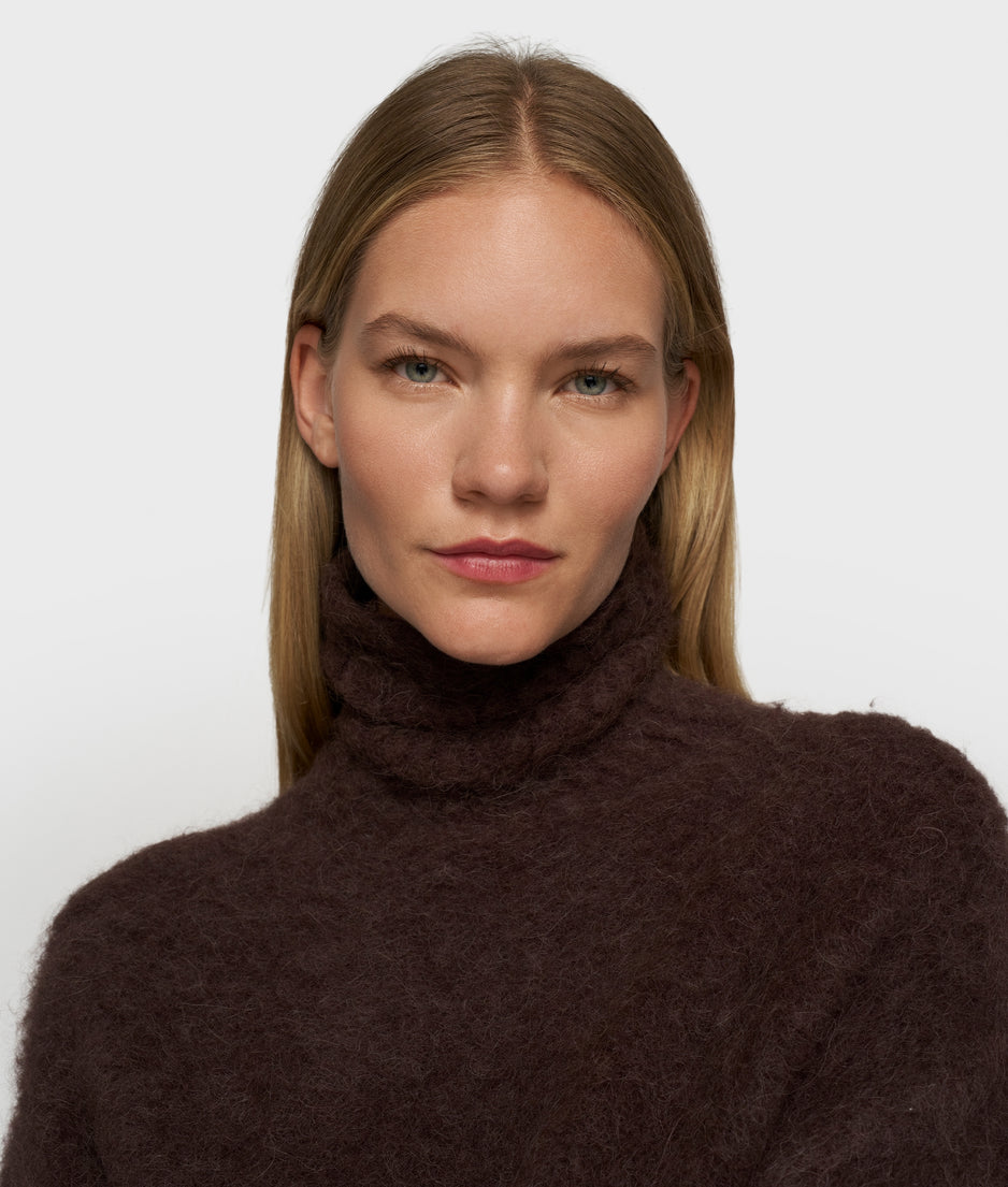 cropped knit turtleneck | deep wine
