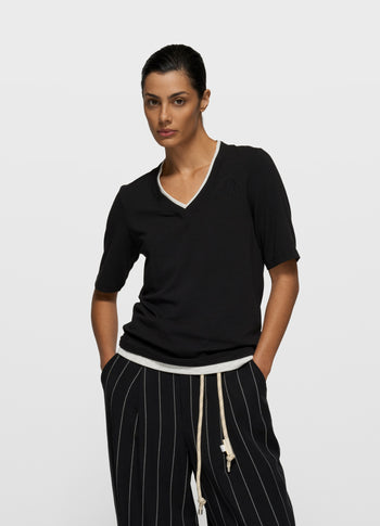 double layer v-neck tee | black