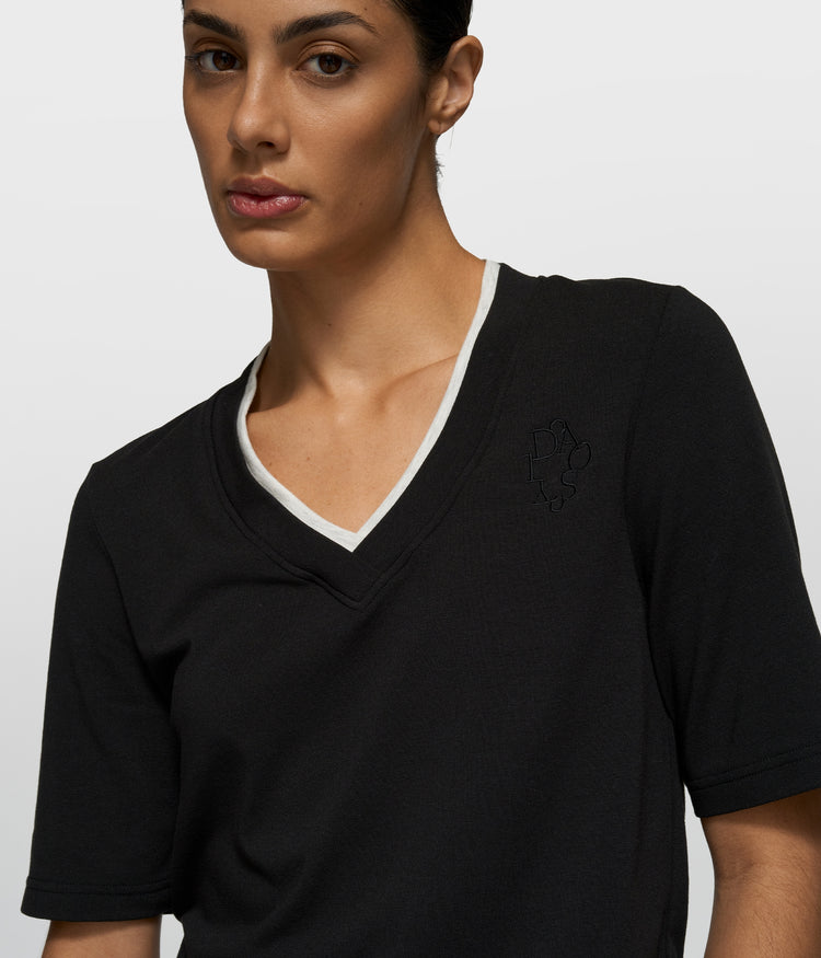 double layer v-neck tee | black