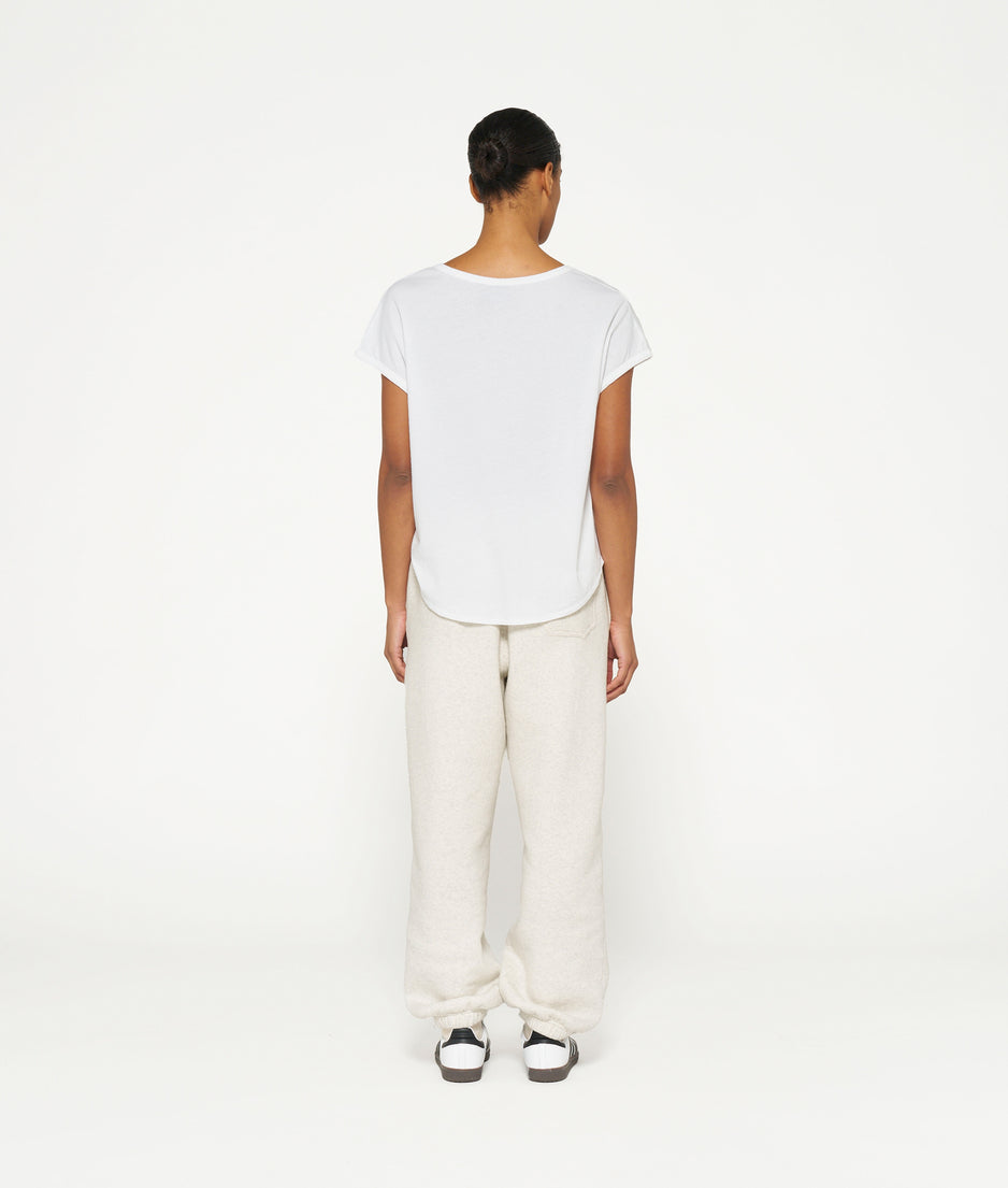 THE V-NECK TEE | white