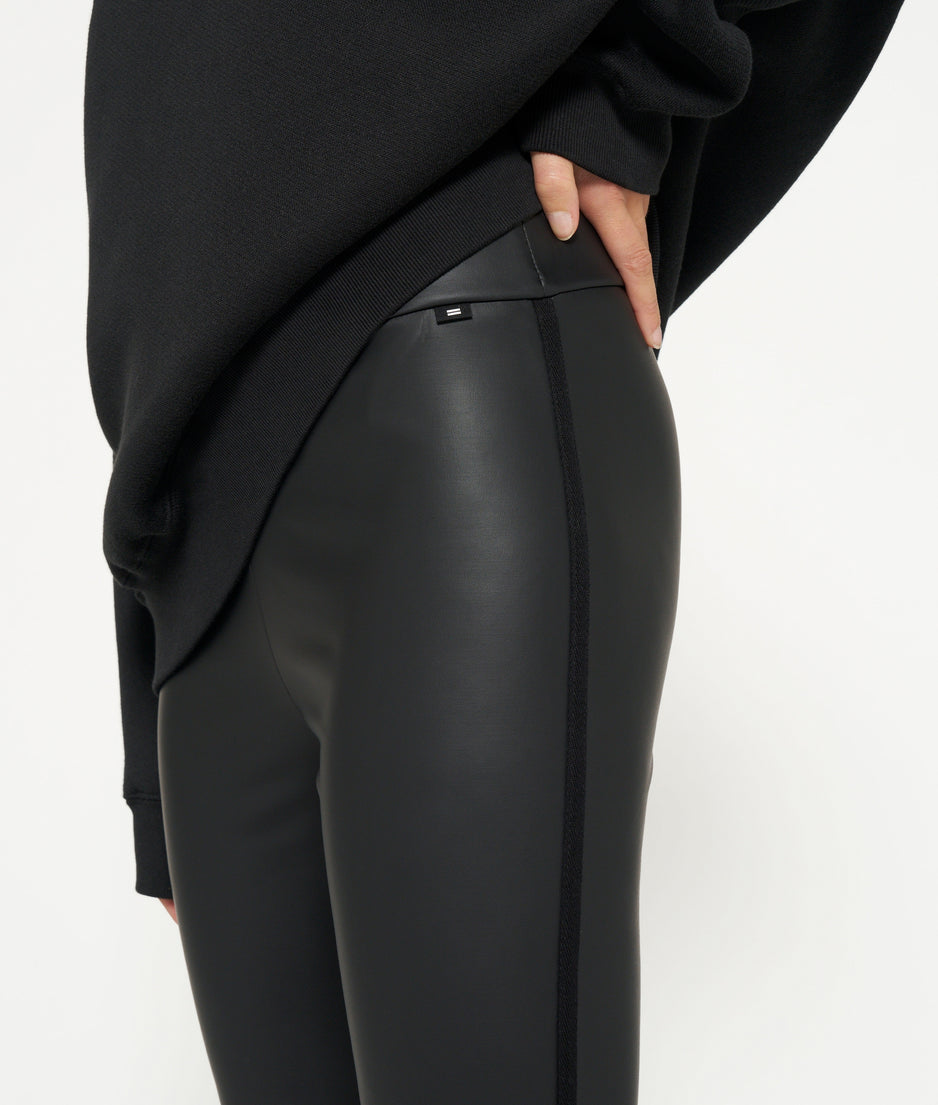 THE LEATHERLOOK LEGGINGS | black