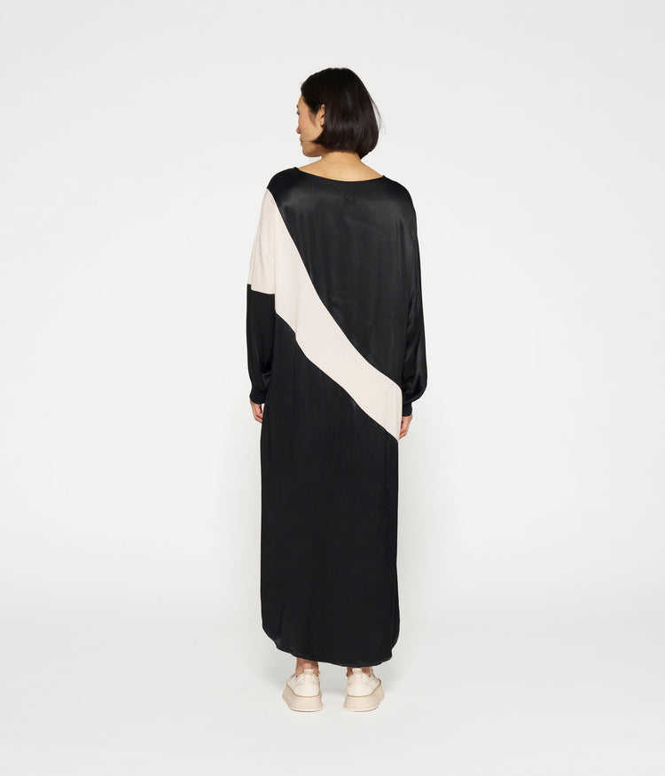 flowy maxi dress | black