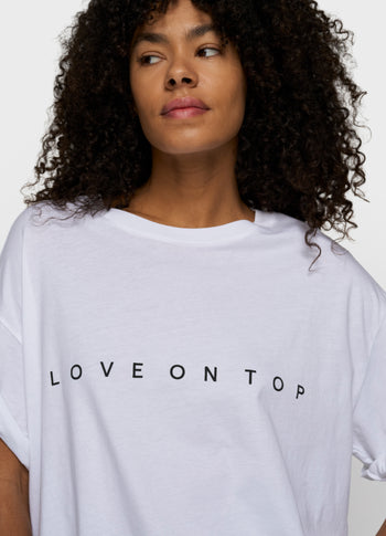 love tee | white