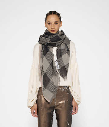 scarf check | black