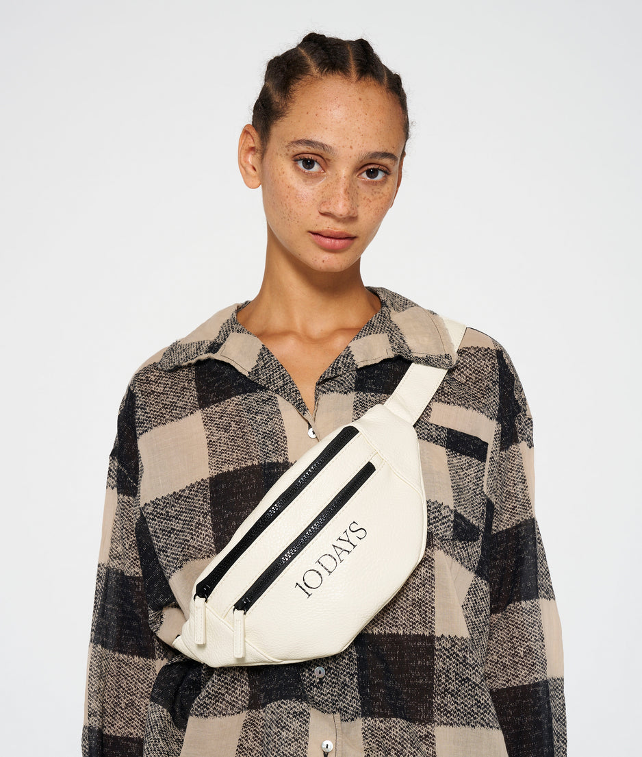 oversized shirt check | black