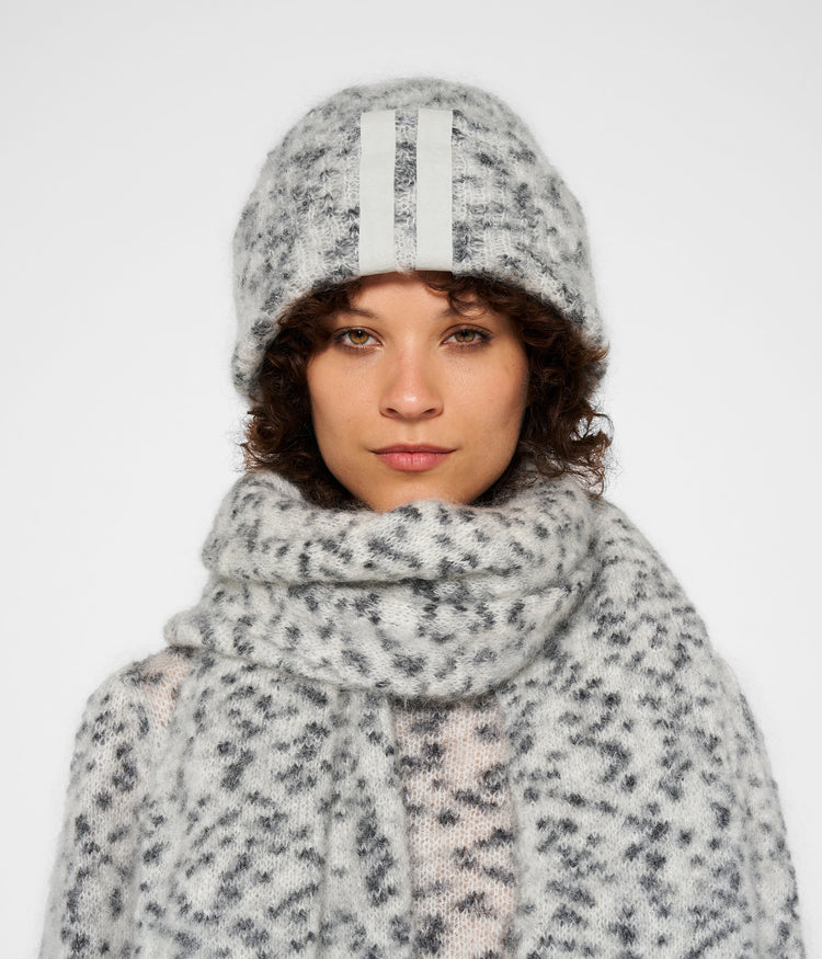 knitted beanie leopard | warm white
