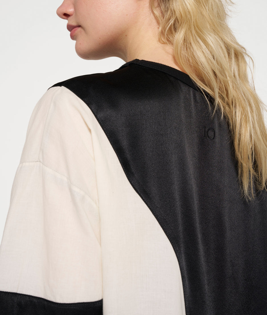 tee blouse contrast | black
