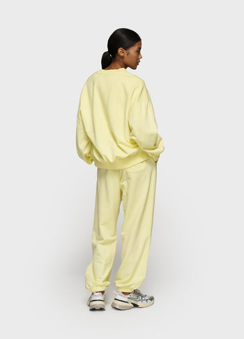 oversized sweater logo | pastel yellow