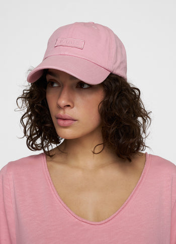 cap | bright raspberry