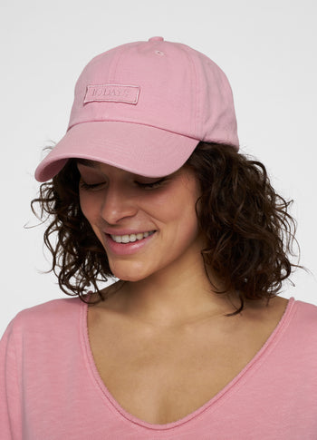 cap | bright raspberry
