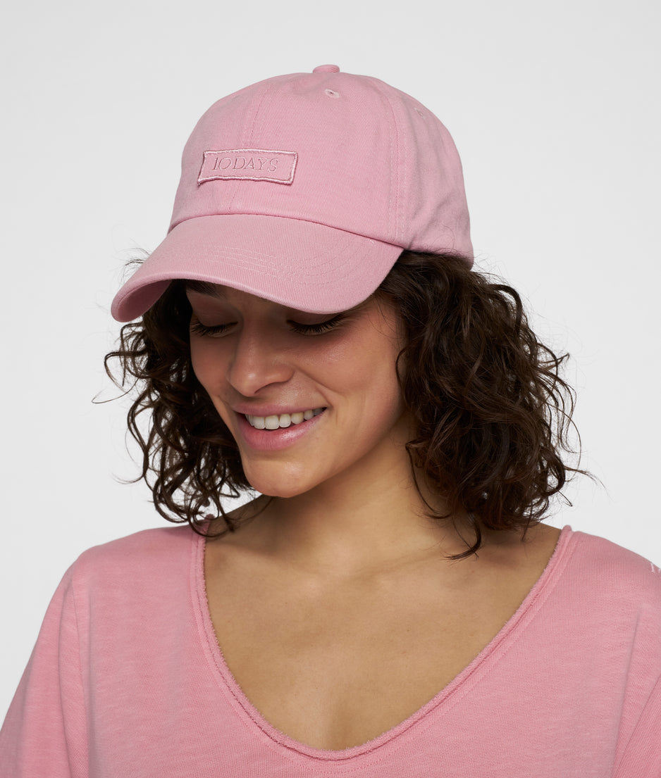 cap | bright raspberry
