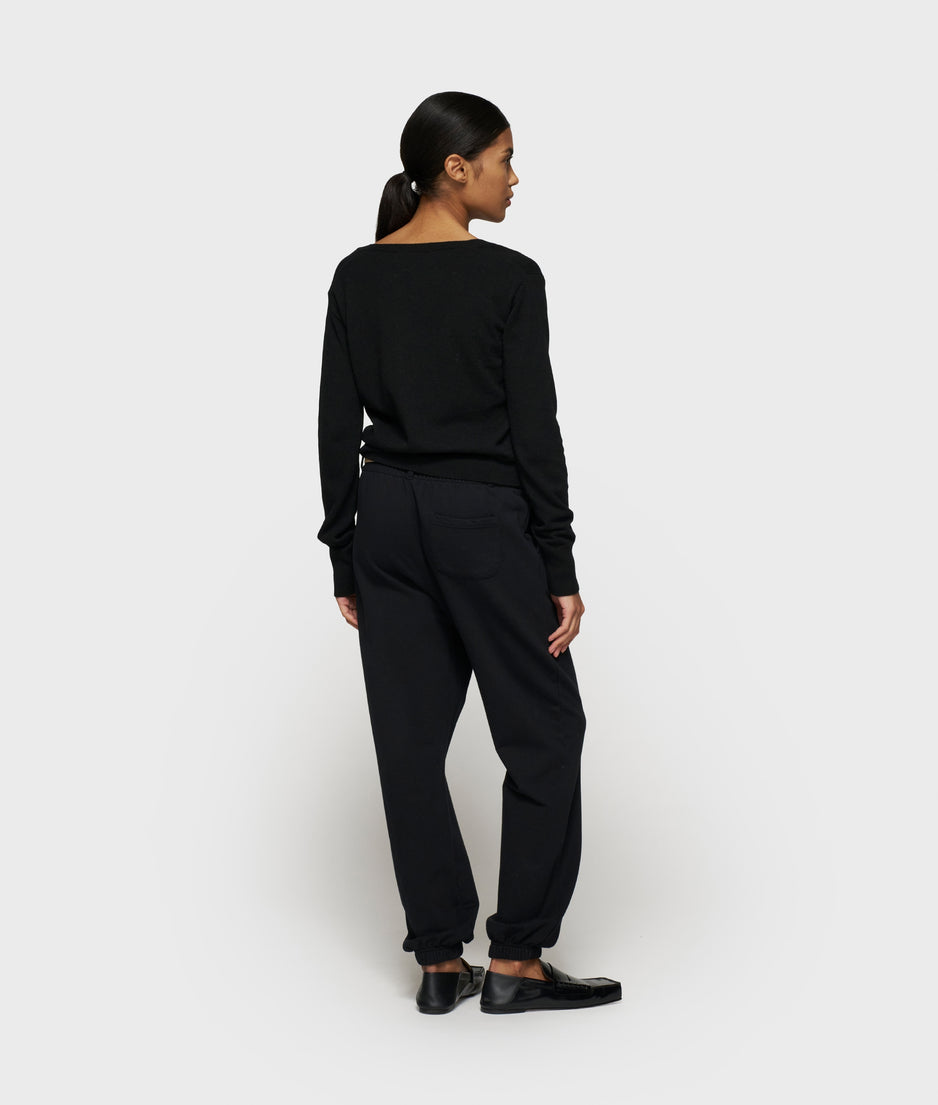 v-knit classic cashmere | black