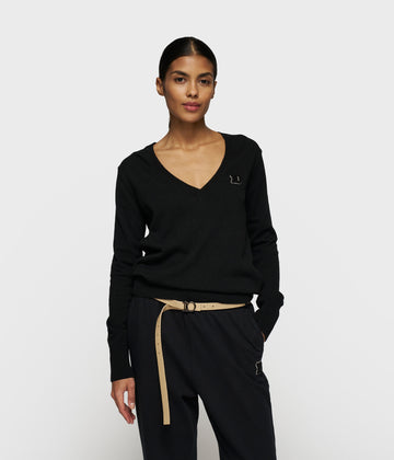 v-knit classic cashmere | black