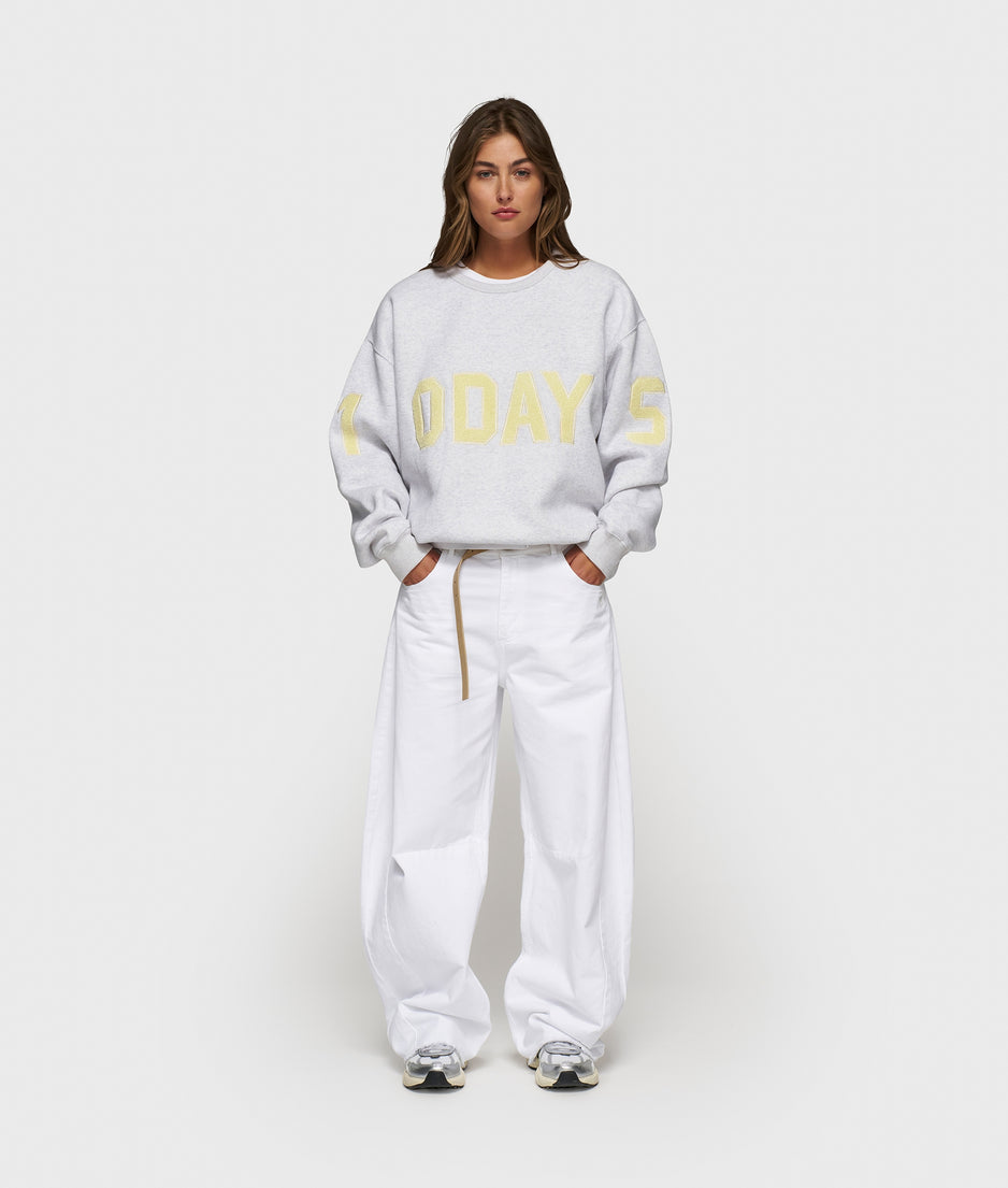 statement sweater logo patch | white grey melee