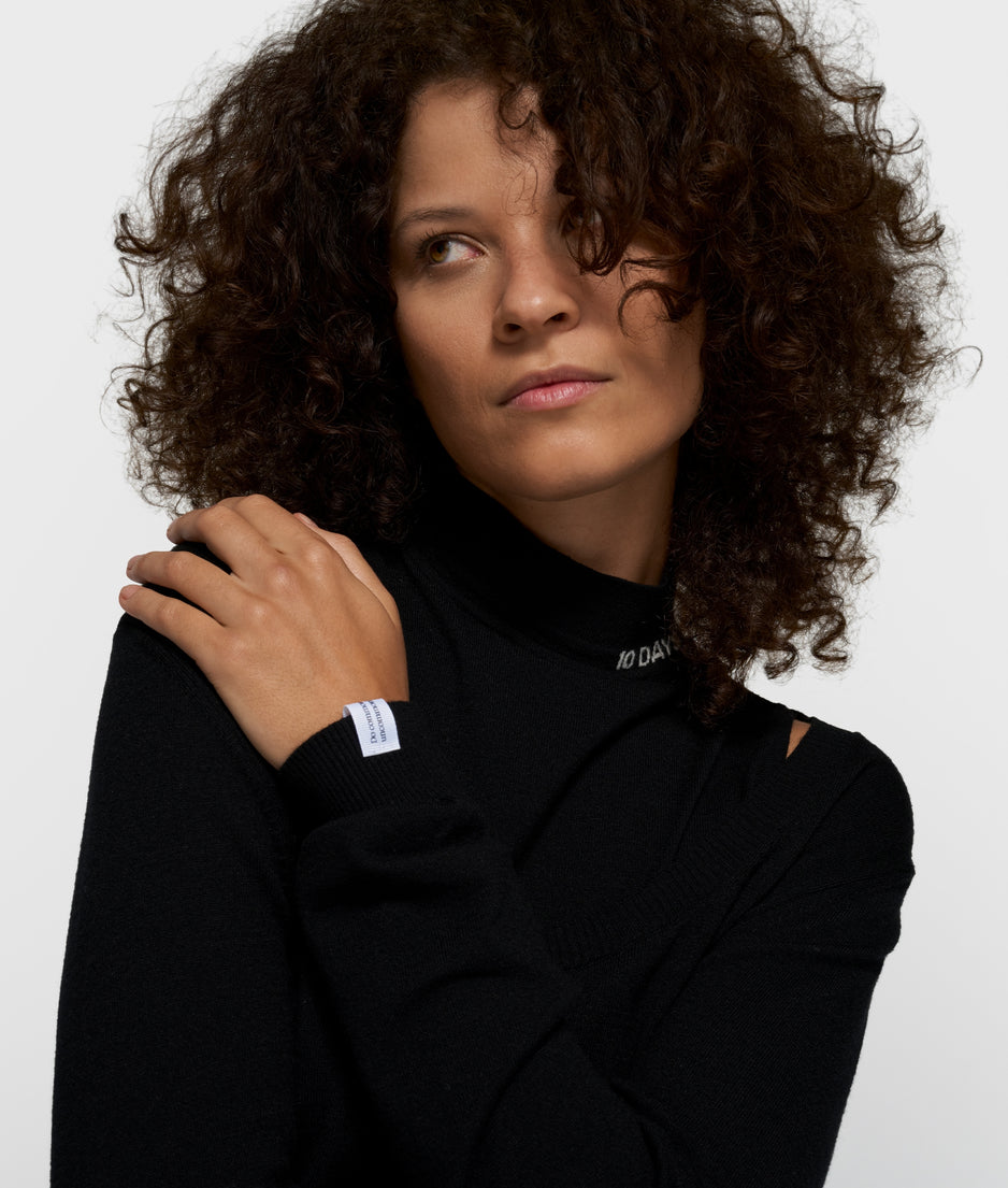 deep neck knit sweater | black