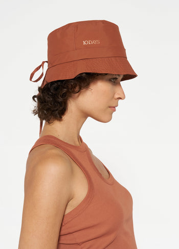 bucket hat | saddle brown