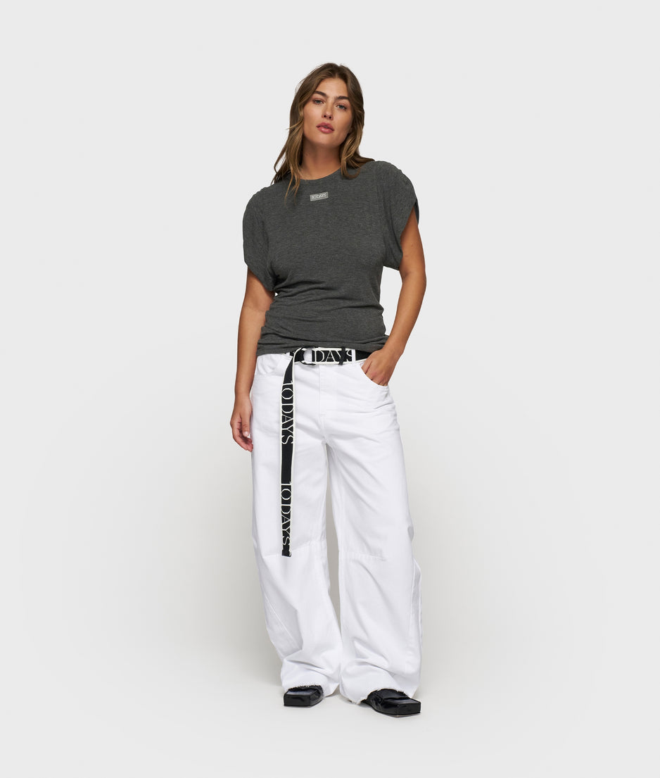 strong shoulder tee modal | antra melee